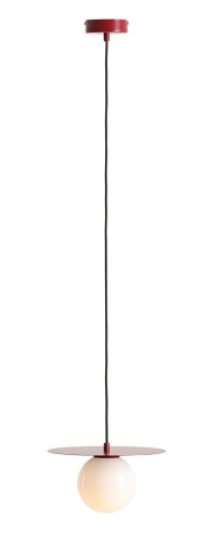 Pojedyncza lampa wisząca z kulką. Stelaż lampy w kolorze czerwonego wina. Lampa młodzieżowa - kolorowa.