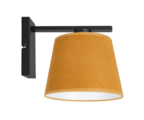 lampa ścienna z welurowym abażurem w kolorze musztardowym.