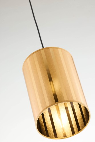 Pojedyncza lampa złota.