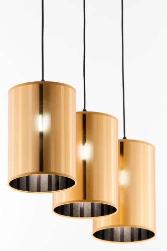 Potrójna lampa wisząca w stylu glamour.