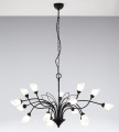Czarny duży żyrandol do salonu i sali  przypominający kwiaty.