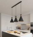Lampa wisząca czarna potrójna nad stół.