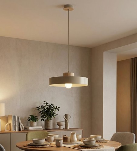 Lampa pojedyncza beżowa z elementem drewnianym w stylu japandi.