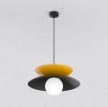 Lampa w stylu skandynawskim w kolorystyce żółtej i czarnej.