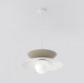 Lampa w stylu japandi. Kolory biały i beżowy.