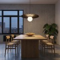Pojedyncza lampa bardzo designerska  do powieszenia nad stołem. Pokoje i kuchnie urządzone w stylu skandynawskim i japandi.
