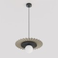 Beżowo-czarna lampa pojedyncza do nowoczesnych pokoi i kuchni. Lampa minimalistyczna.