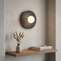 Designerska lampa na ścianę.