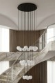 Lampa wisząca do bardzo wysokich domów, obiektów hotelowych i restauracji.  Lampa ma 24 świetlne punkty powieszone na linkach - przewodach.