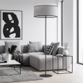 Designerska lampa podłogowa z abażurem  delikatnie szarym.