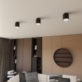Lampa pojedyncza czarna led na sufit.