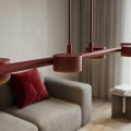 Szeroka i regulowana lampa nad stół do salonu i jadalni w modnym kolorze burgundowym.