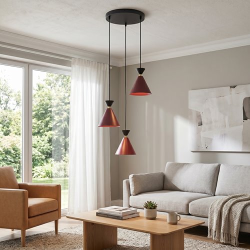 Potrójna metalowa lampa nad stół w kolorach czarnym, bordo i złota.