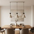 Lampa nad stół w stylu japandii w kolorystyce beżu i czerni.