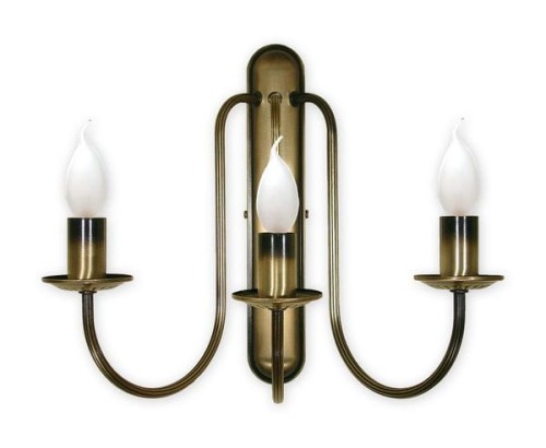 Patynowany kinkiet potrójny świecznikowy z ozdobną ryflowaną rurką.