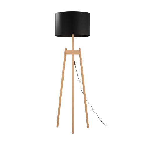 Lampa podłogowa z podstawą z jasnego drewna i czarnym dużym abażurem w kształcie walca.