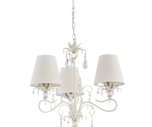 Żyrandol w kolorze białym antycznym z kremowymi abażurkami. Bardzo ładna i bogata metaloplastyka, oraz kryształki.