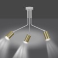 Nowoczesna lampa sufitowa z 3 ramionami na końcu których są złote ledowe reflektorki.