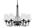Elegancki czarny żyrandol do salonu i dużego pokoju z białymi klosikami.