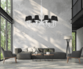Żyrandol duży biały z czarnymi abażurami do wysokich salonów.